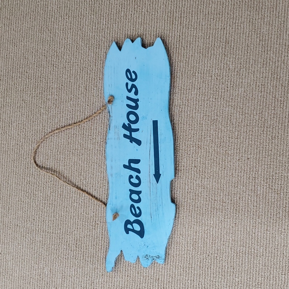 Beach House wooden sign